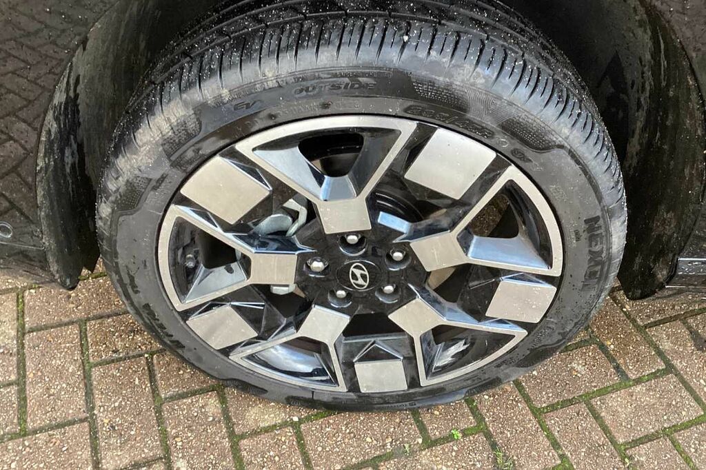 Hyundai Kona 160Kw Ultimate 65Kwh LN75UZX Black #5
