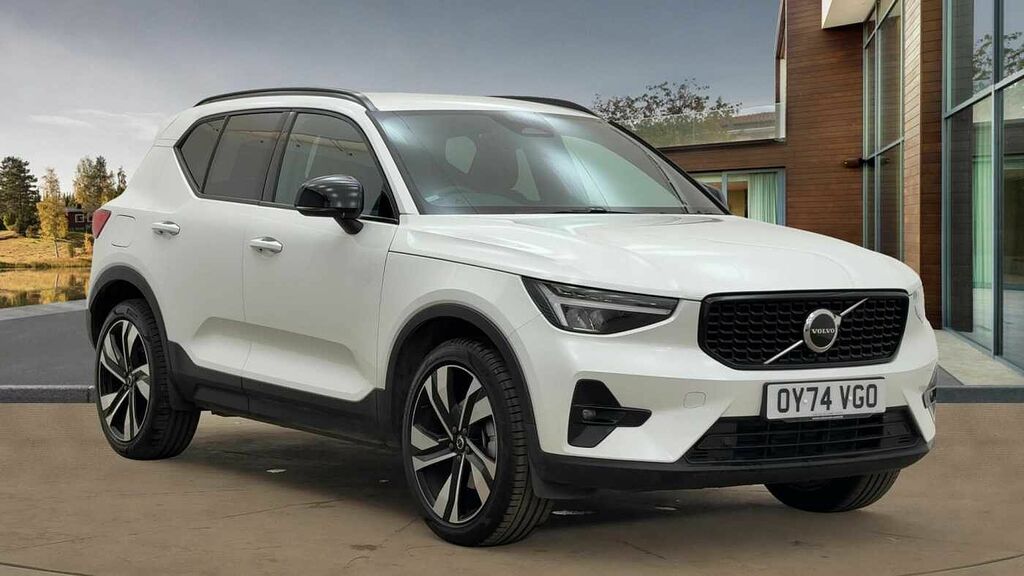 Volvo XC40 Plus, B3 Mild Hybrid, Dark White