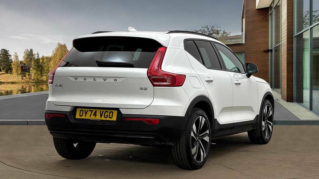 Volvo XC40 Plus, B3 Mild Hybrid, Dark White #3