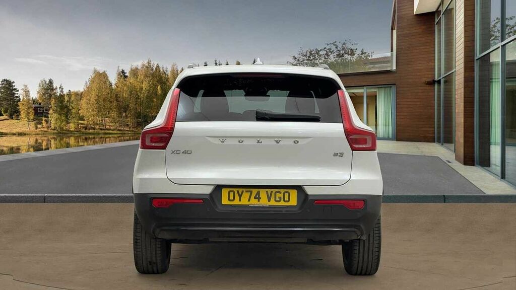 Volvo XC40 Plus, B3 Mild Hybrid, Dark White #4