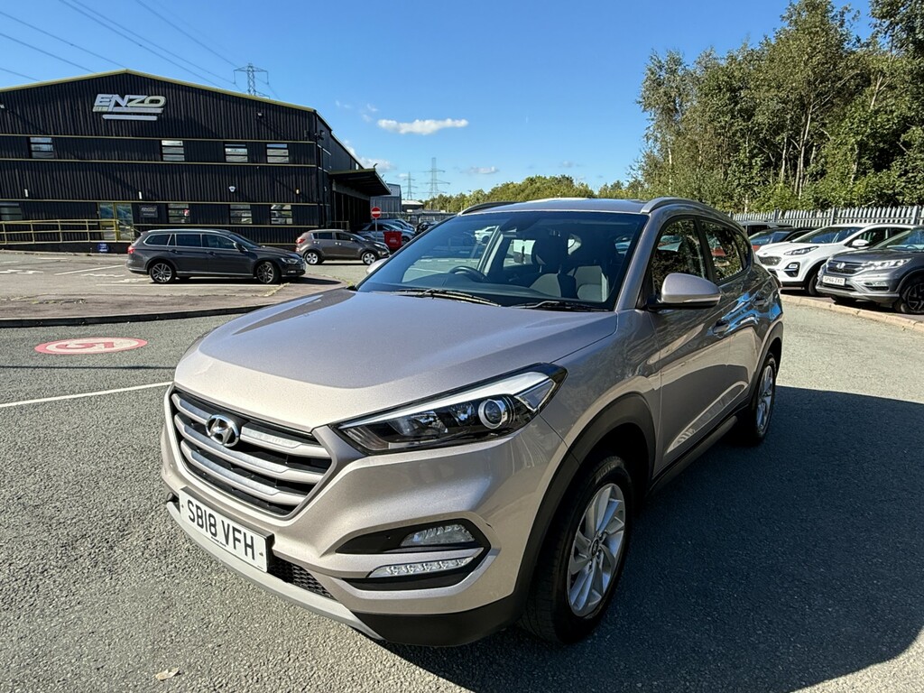 Hyundai Tucson 1.6 Gdi Blue Drive Se Nav Suv Eu SB18VFH Beige #3
