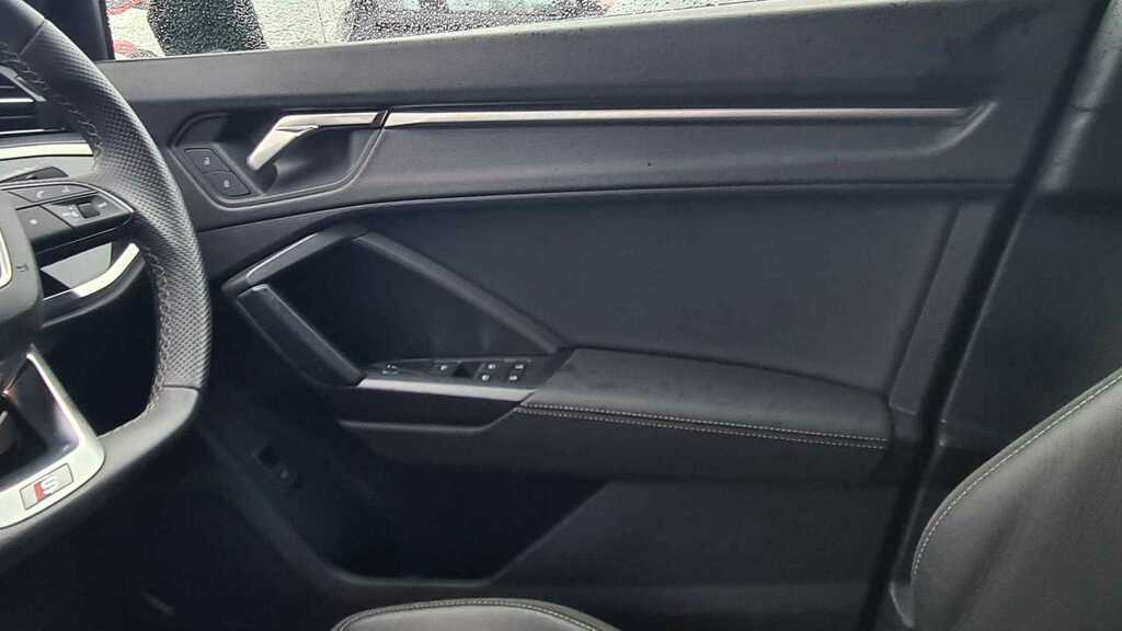 Audi Q3 35 Tfsi Black Edition S Tronic 2022 NU22PVW Red #5
