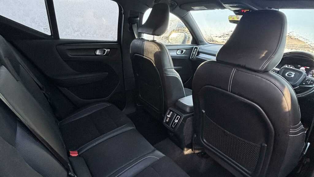 Volvo XC40 1.5 T3 163 R Design Geartronic 2019 Blue