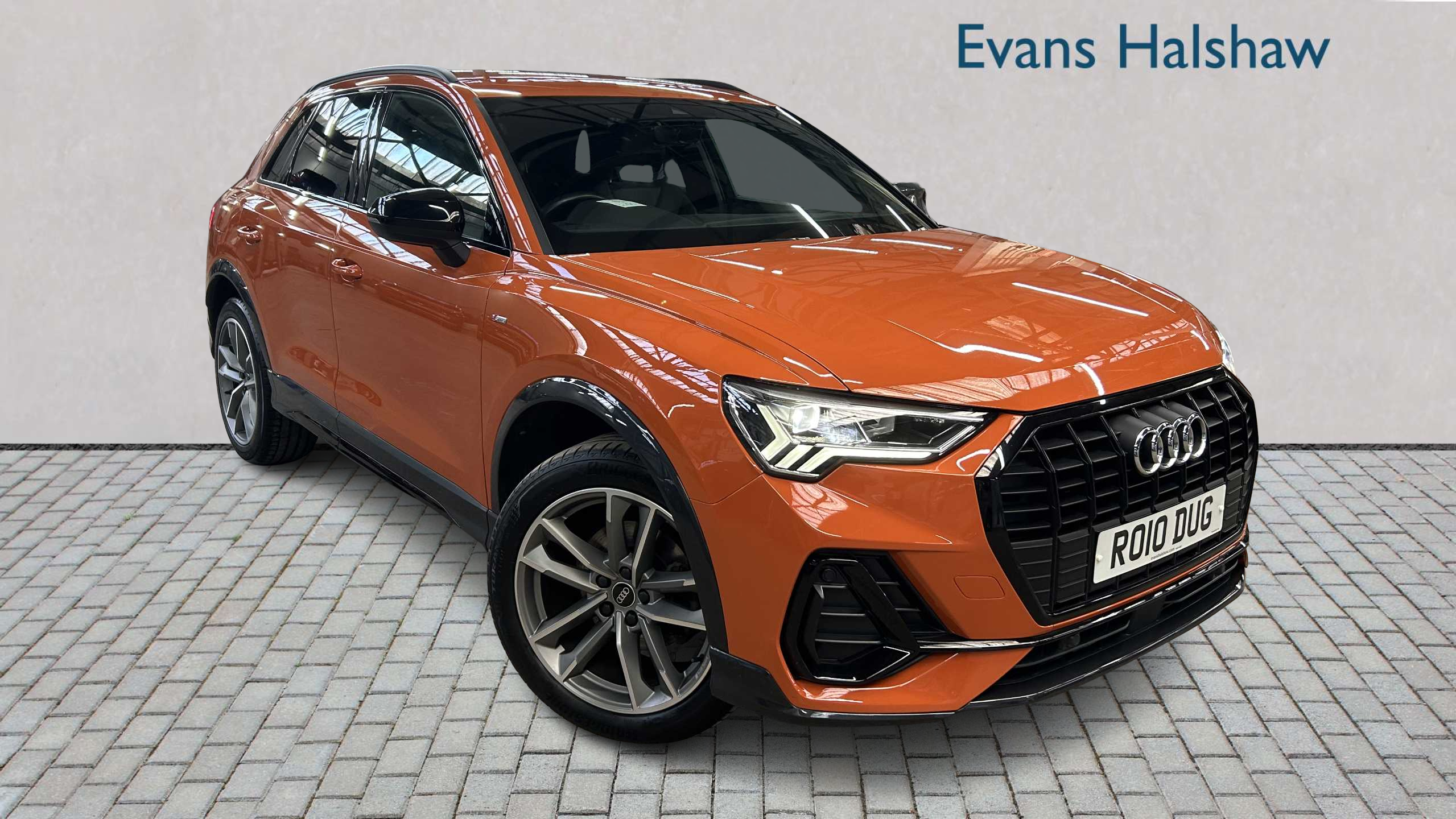 Audi Q3 35 Tfsi Black Edition 2022 Orange