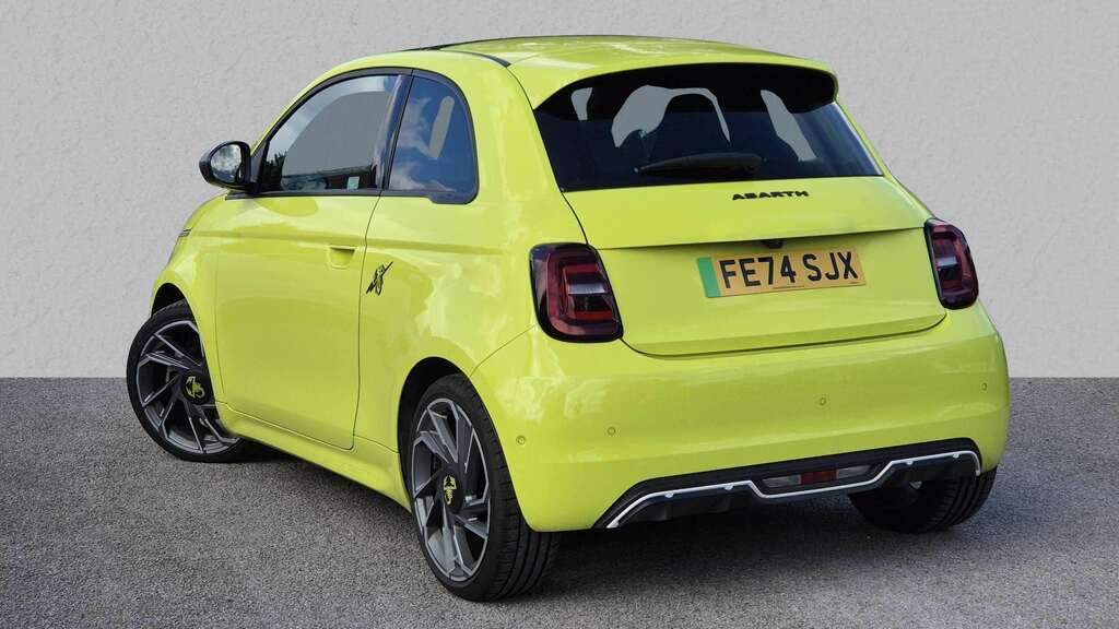 Abarth 500 114Kw Scorpionissima 42.2Kwh 2024 FE74SJX Green #2