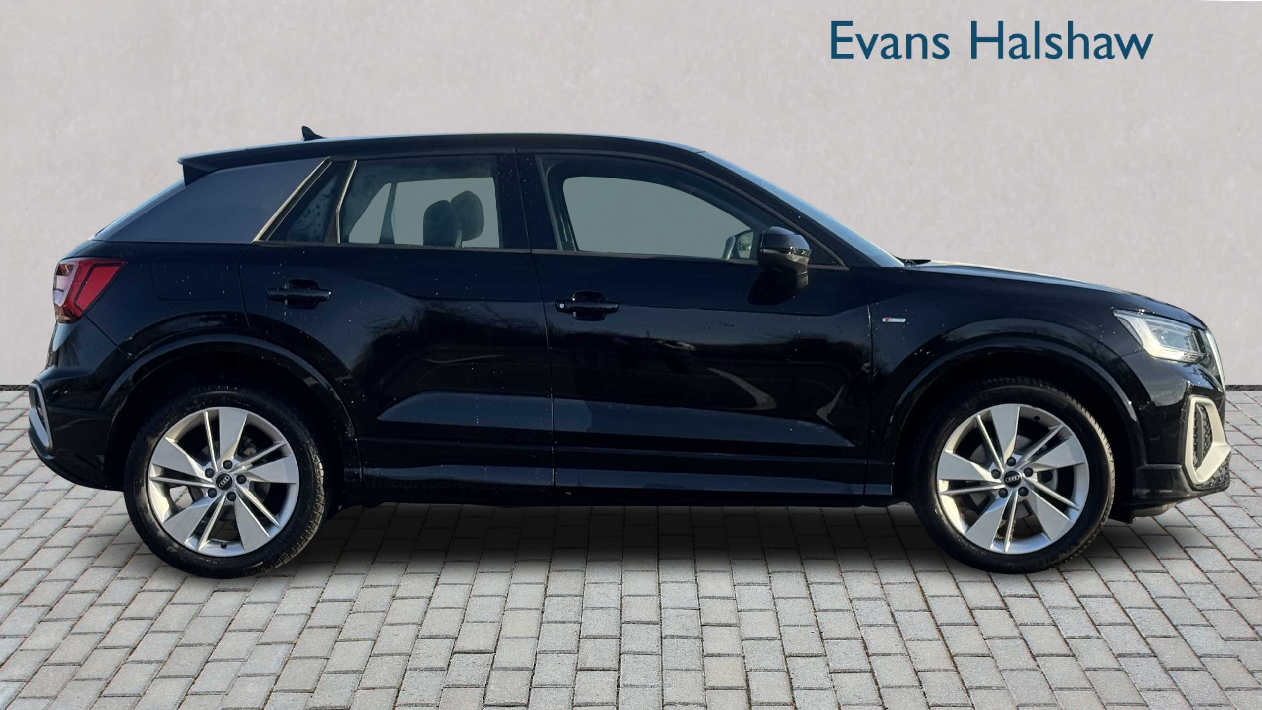 Audi Q2 35 Tfsi S Line S Tronic 2022 SL72EXU Black #3