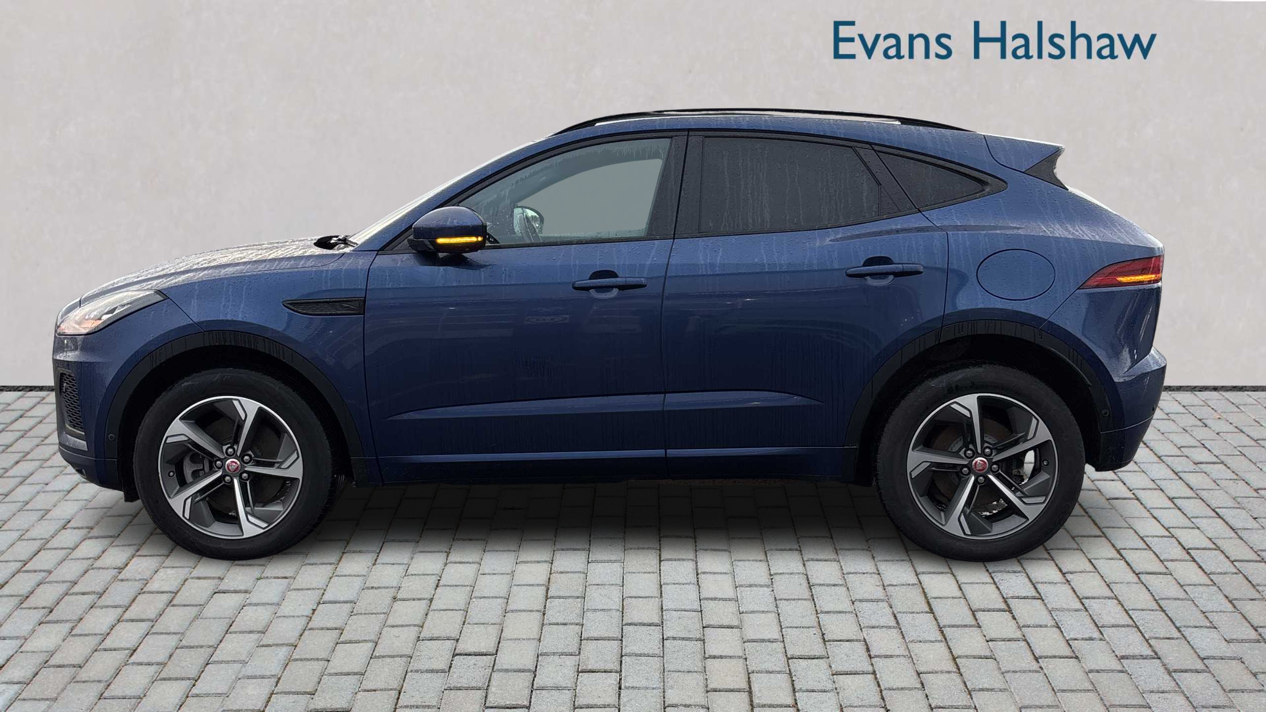 Jaguar E-Pace 1.5 P300e R-dynamic S 2021 Blue #3