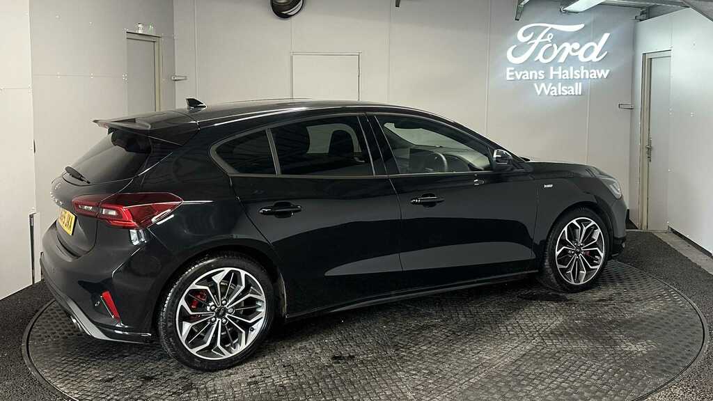 Ford Focus 1.0 Ecoboost Hybrid Mhev St-line X 2025 BG75JXA Black #2