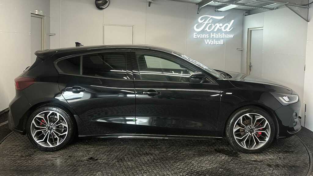 Ford Focus 1.0 Ecoboost Hybrid Mhev St-line X 2025 BG75JXA Black #4