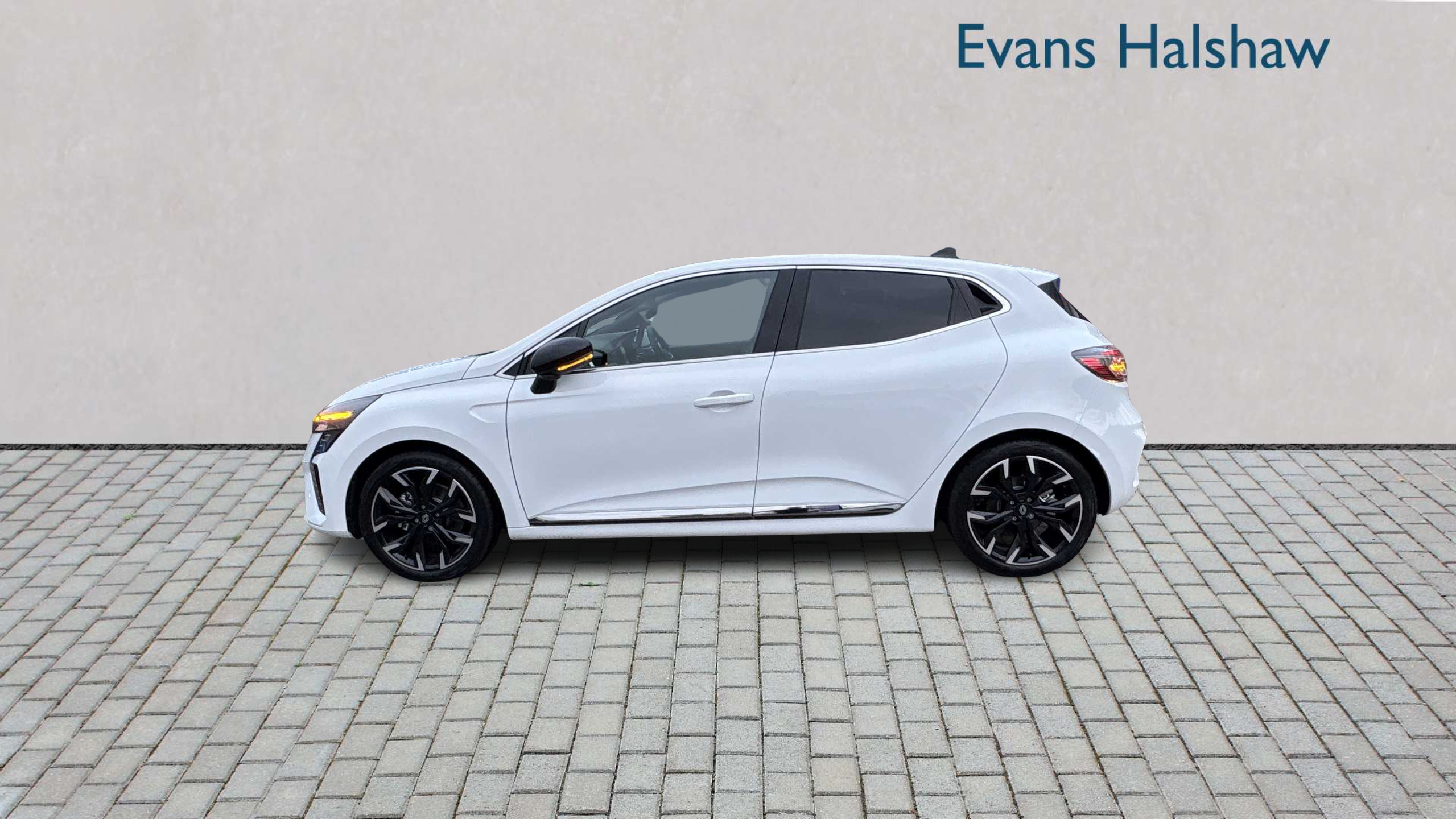 Renault Clio 1.6 E-tech Full Hybrid 145 Techno 2025 MD75HWH White #4