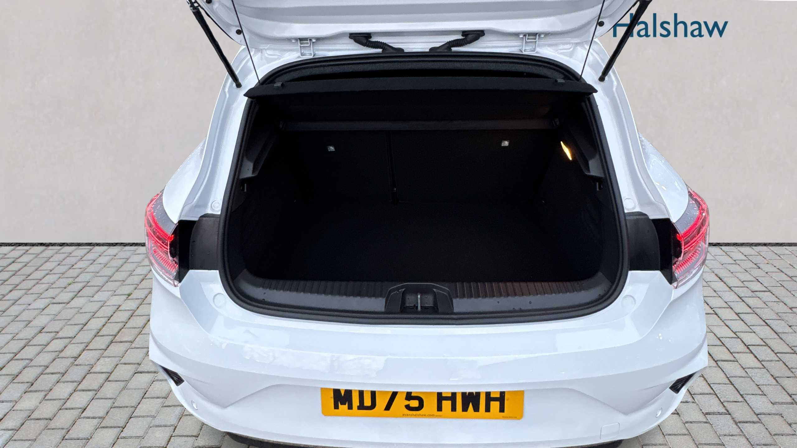 Renault Clio 1.6 E-tech Full Hybrid 145 Techno 2025 White #2