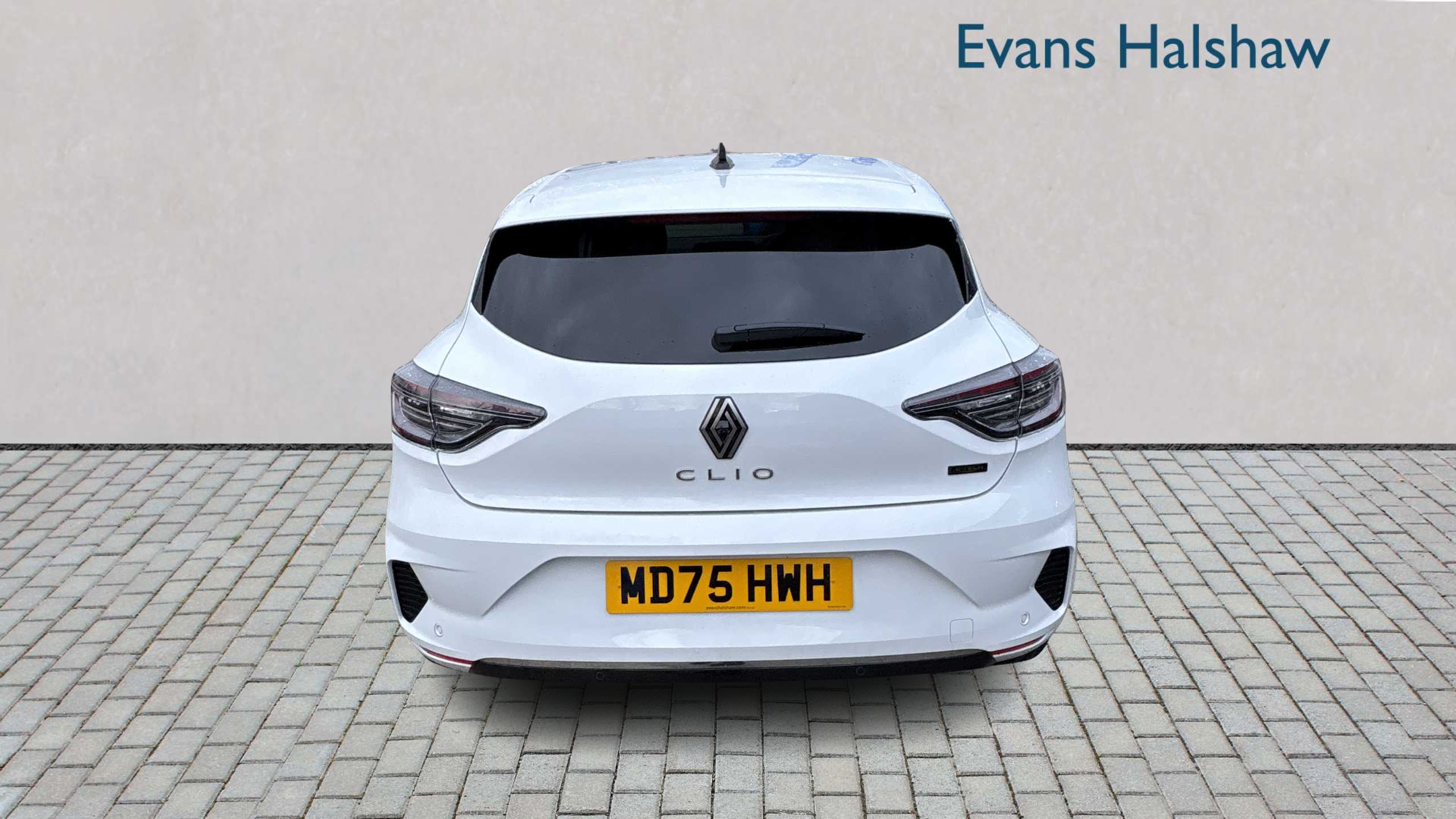 Renault Clio 1.6 E-tech Full Hybrid 145 Techno 2025 MD75HWH White #3