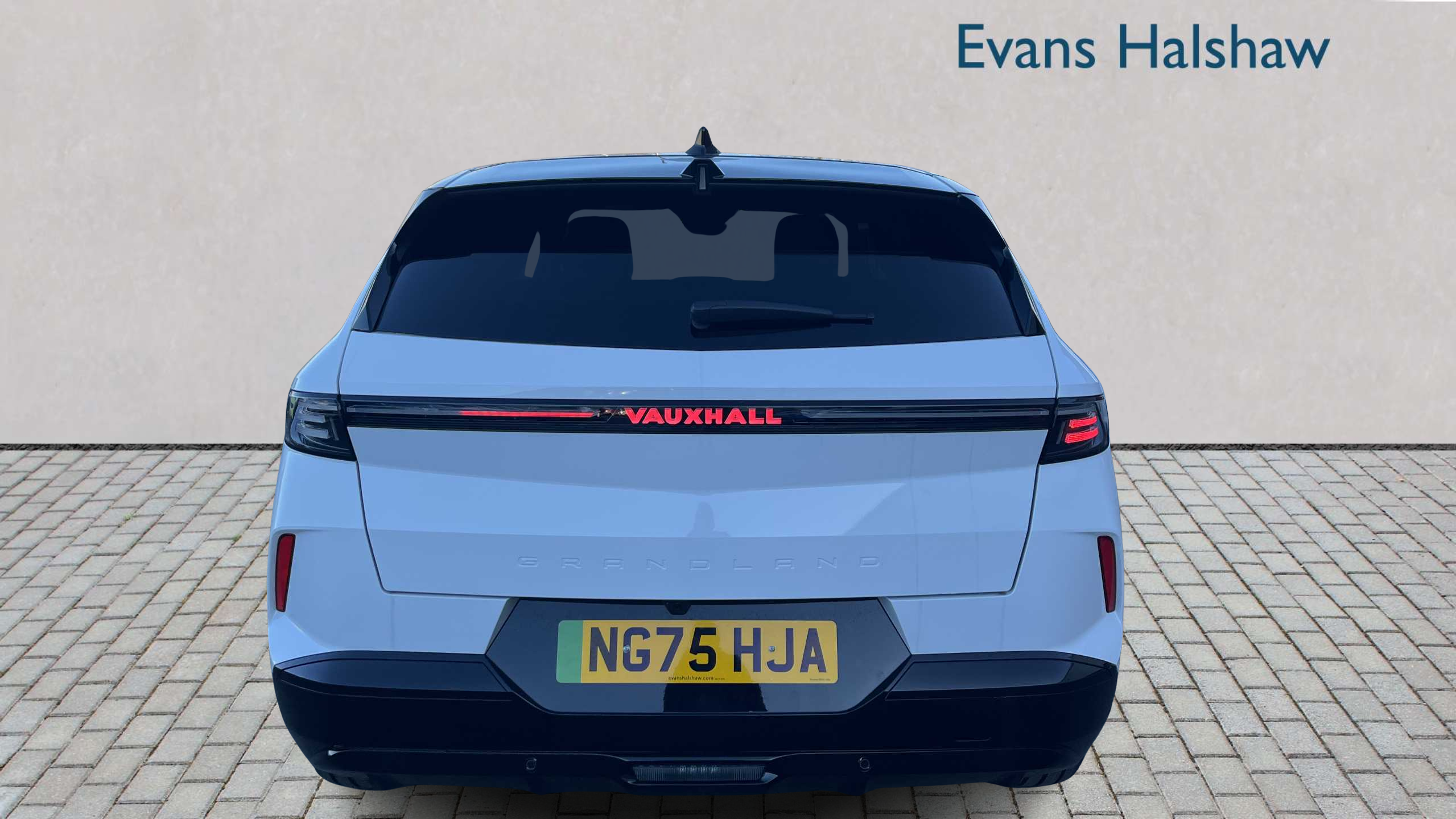 Vauxhall Grandland 157Kw Ultimate 73Kwh Panoramic Roof 202 NG75HJA White #4