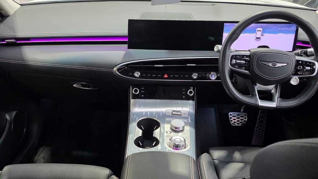 Genesis GV70 360Kw Pure 84Kwh Awd 2025 OV25BYO White #3