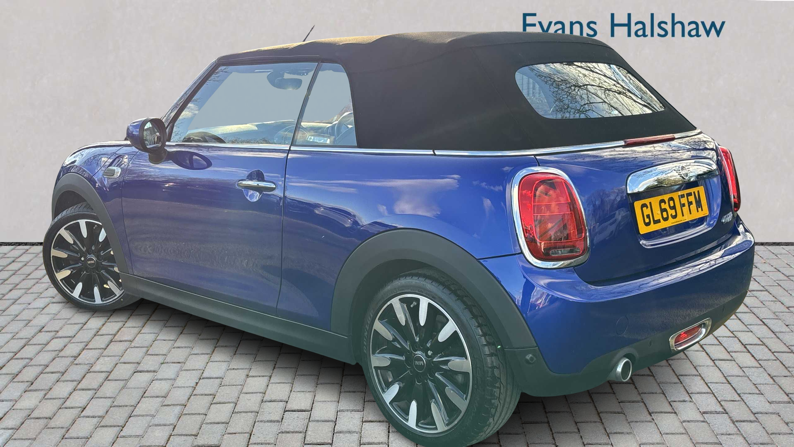 Mini Convertible 1.5 Cooper Exclusive II Comfortnav Pack 201 GL69FFM Blue #2