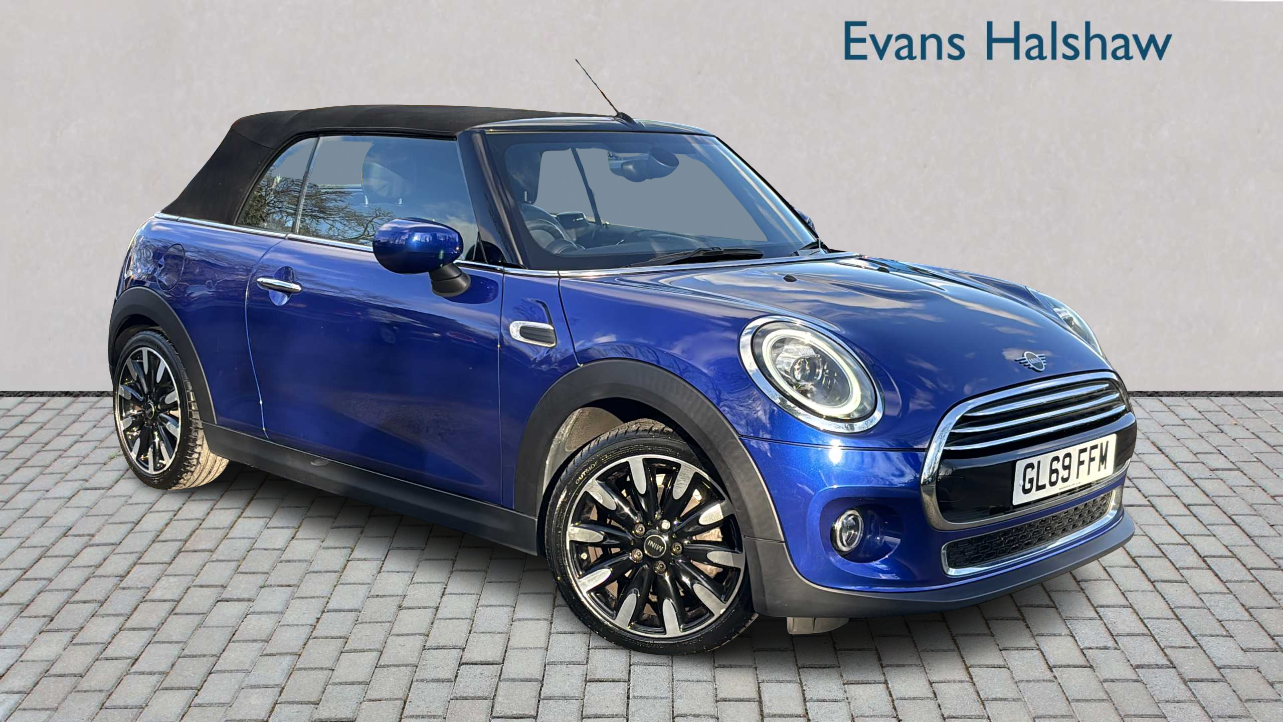 Mini Convertible 1.5 Cooper Exclusive II Comfortnav Pack 201 Blue