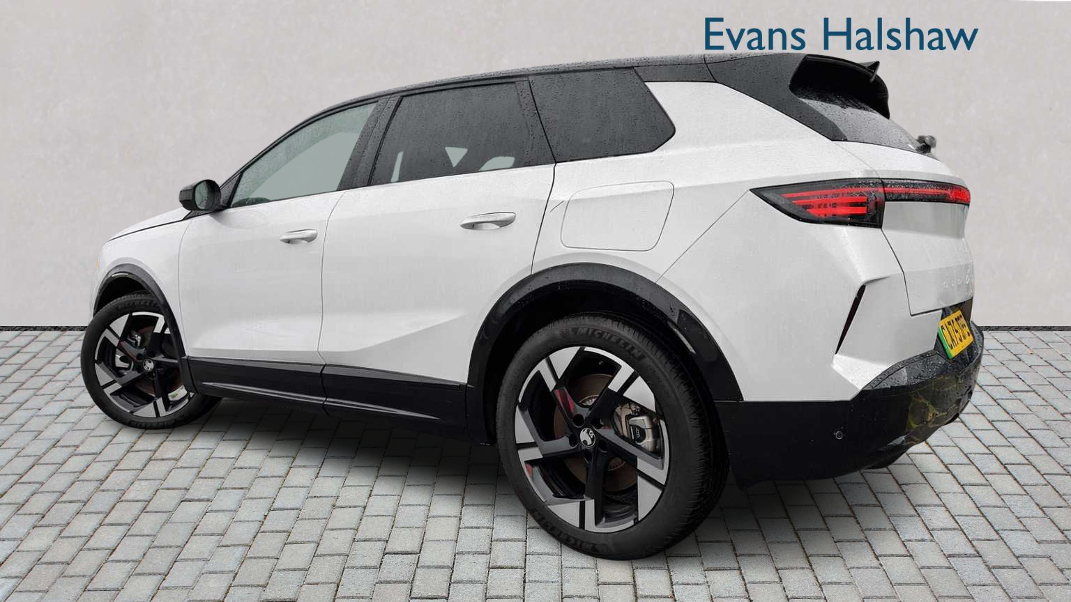 Vauxhall Grandland 157Kw Ultimate 73Kwh Panoramic Roof 202 CF75KGY White #2