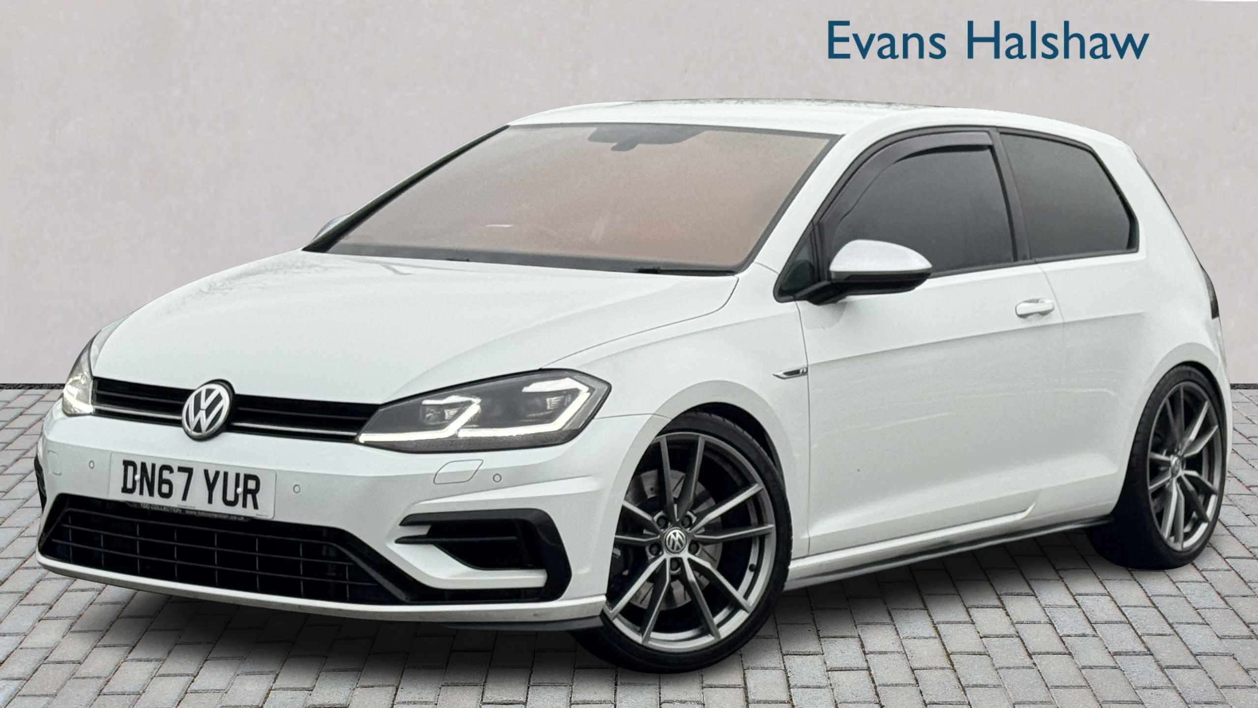 Volkswagen Golf 2.0 Tsi 310 R 4Motion Dsg 2017 DN67YUR White #4