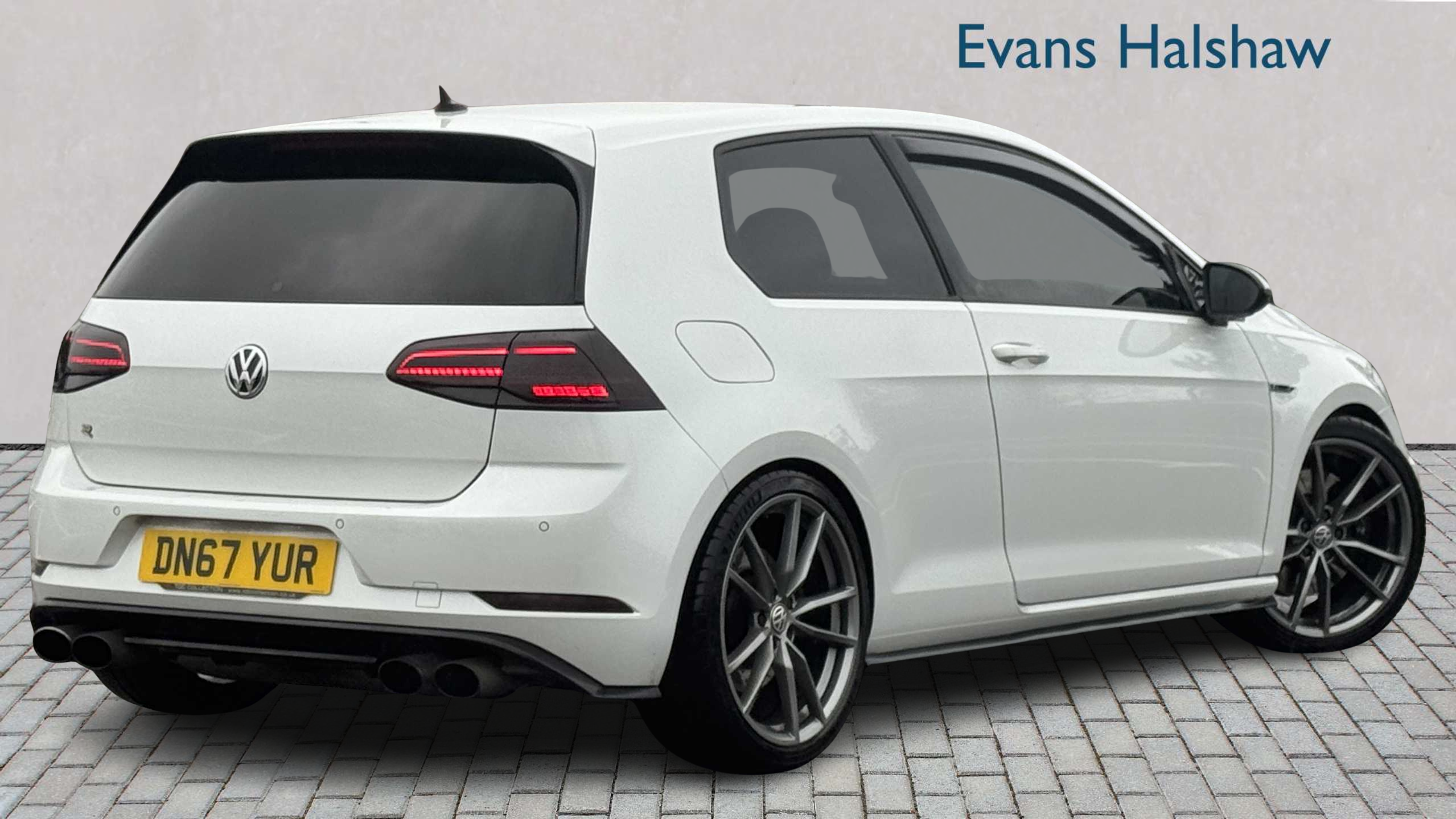 Volkswagen Golf 2.0 Tsi 310 R 4Motion Dsg 2017 DN67YUR White #5