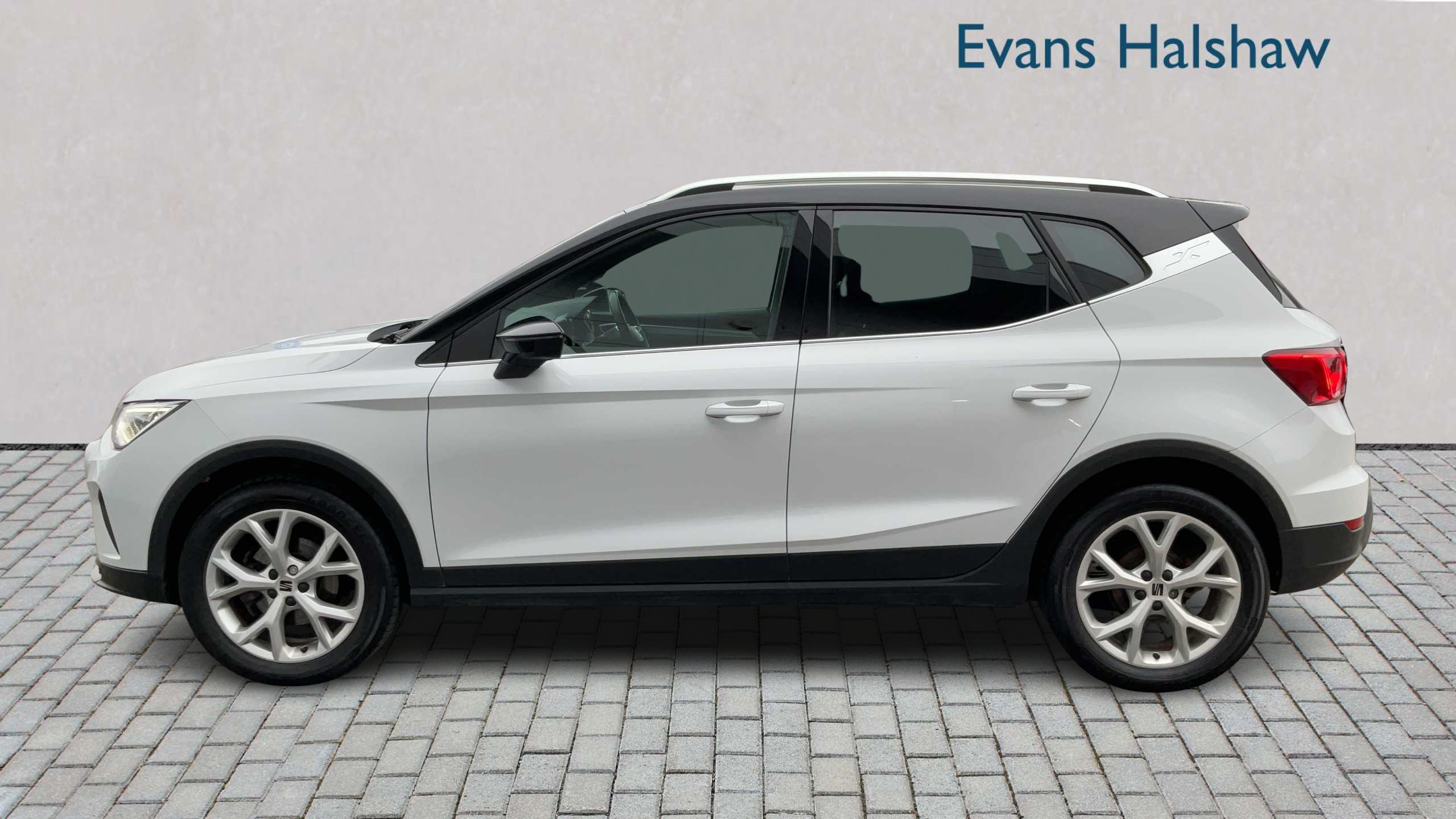 Seat Arona 1.0 Tsi 110 Fr 2023 DG73EHW White #3