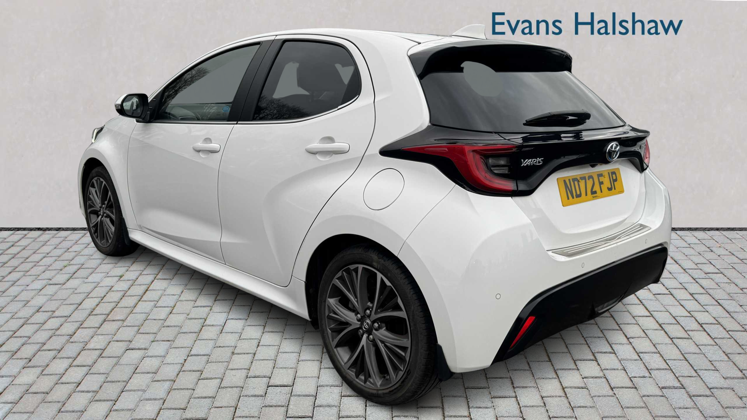 Toyota Yaris 1.5 Hybrid Excel Cvt 2022 White #5