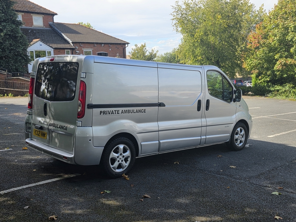 Renault Trafic Ll29 Sport Dci YC62VMM Silver #6