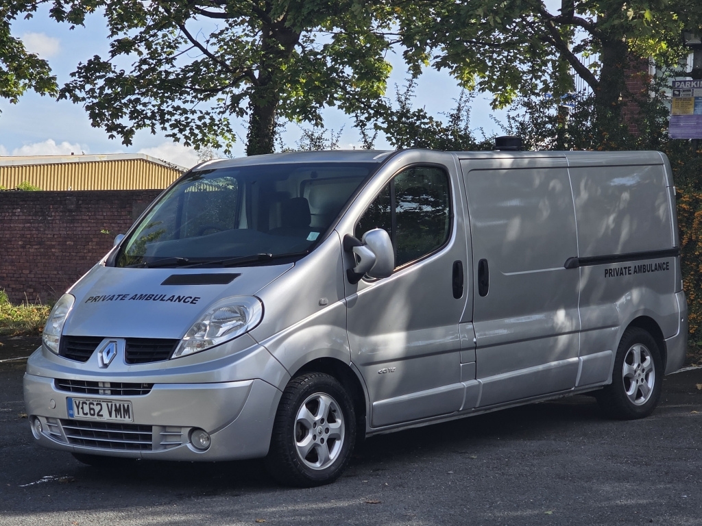 Renault Trafic Ll29 Sport Dci YC62VMM Silver #2
