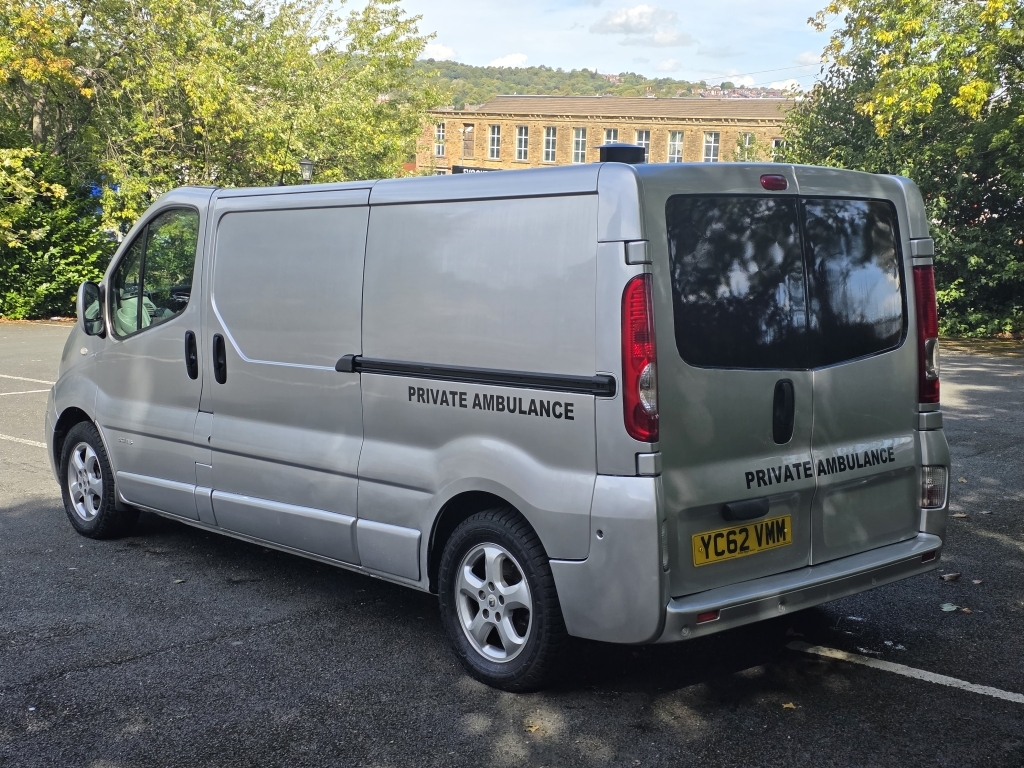 Renault Trafic Ll29 Sport Dci YC62VMM Silver #5