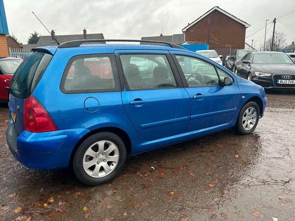 Peugeot 307 SW 1.6 Hdi Se Grey #4