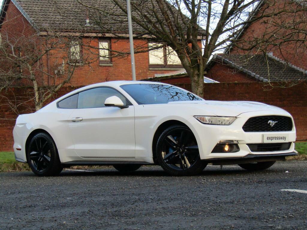 Ford Mustang 2.3T Ecoboost Fastback Euro 6 White