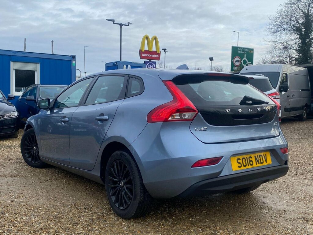 Volvo V40 Hatchback 2.0 D2 Momentum Euro 6 Ss 20161 SO16NDV Blue #4