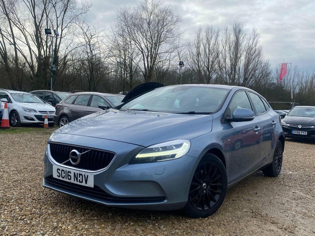Volvo V40 Hatchback 2.0 D2 Momentum Euro 6 Ss 20161 SO16NDV Blue #2