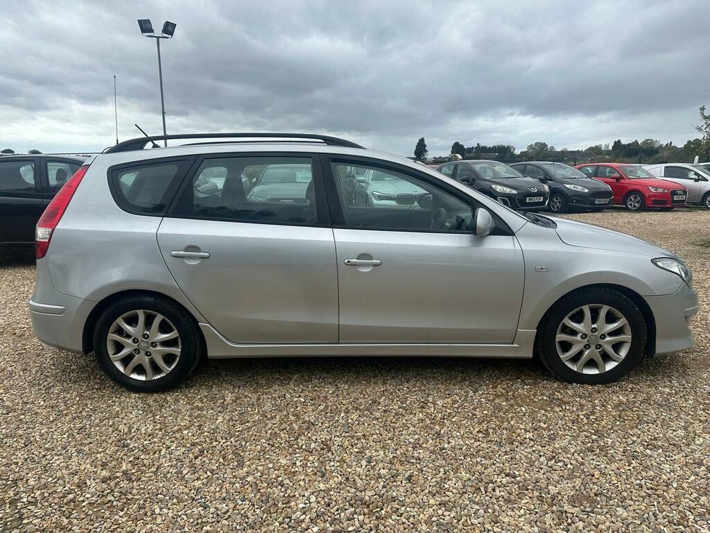 Hyundai I30 Estate 1.6 Crdi Comfort Euro 4 201111 Silver #5
