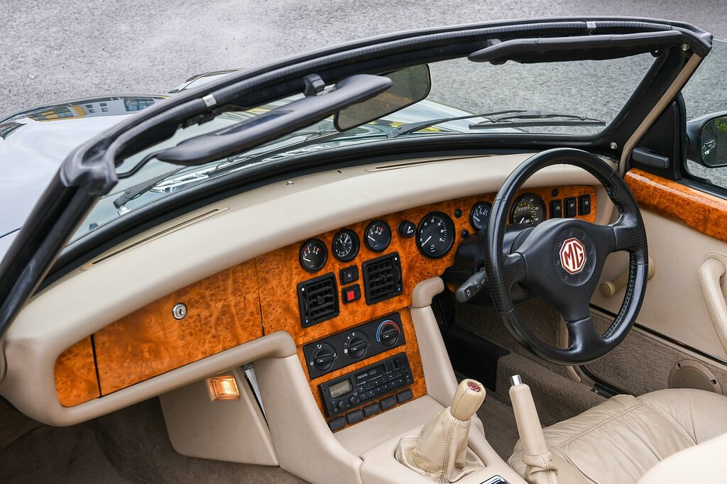 MG RV8 Convertible 3.9 1994L  #12