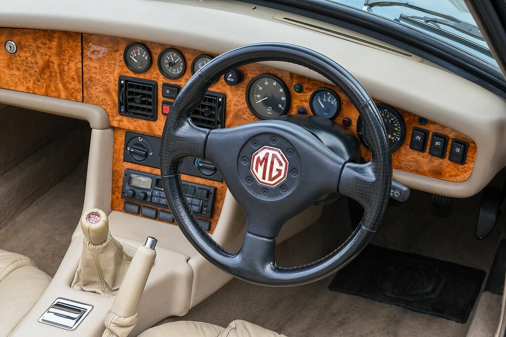 MG RV8 Convertible 3.9 1994L  #11