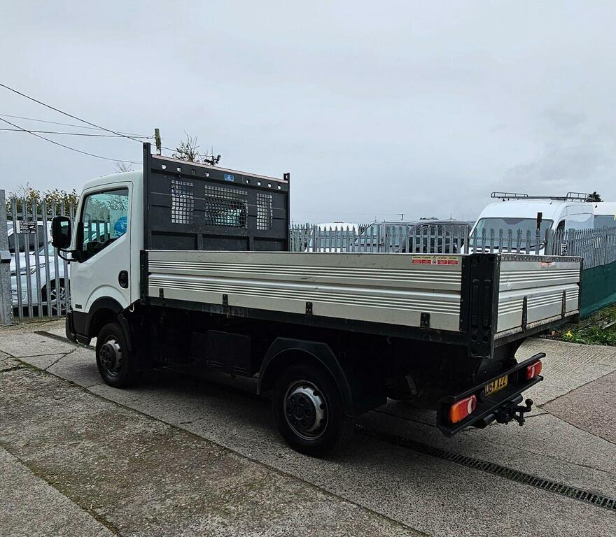 Nissan NT400 2.5L Null White #9