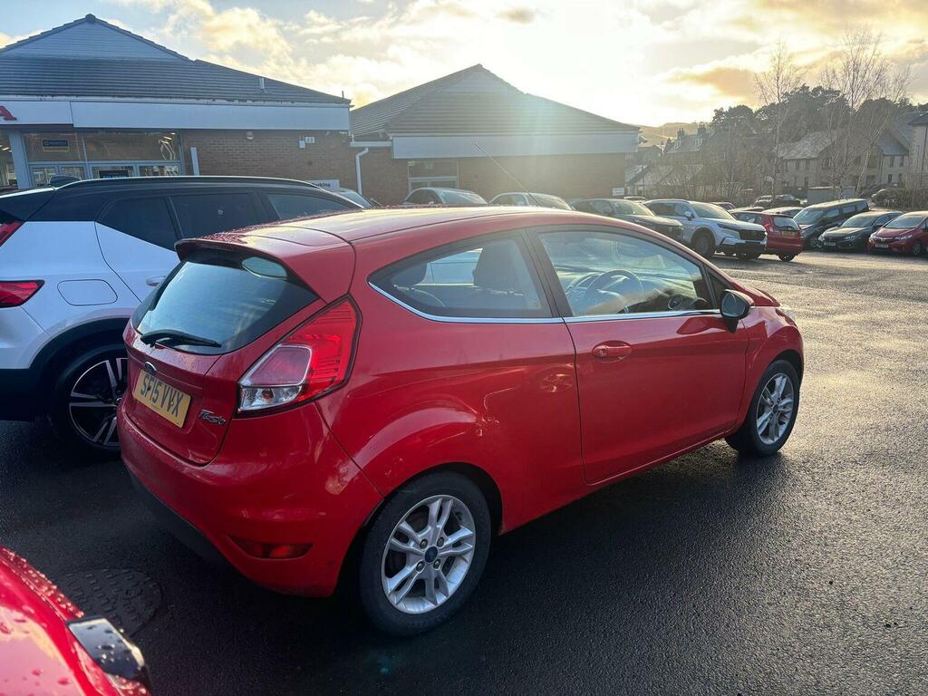 Ford Fiesta Hatchback 1.25 Zetec Euro 6 201515 SF15VVX Red #2