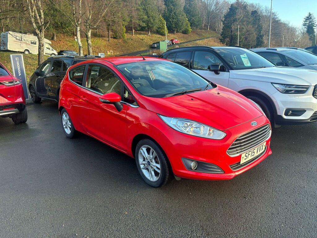 Ford Fiesta Hatchback 1.25 Zetec Euro 6 201515 Red