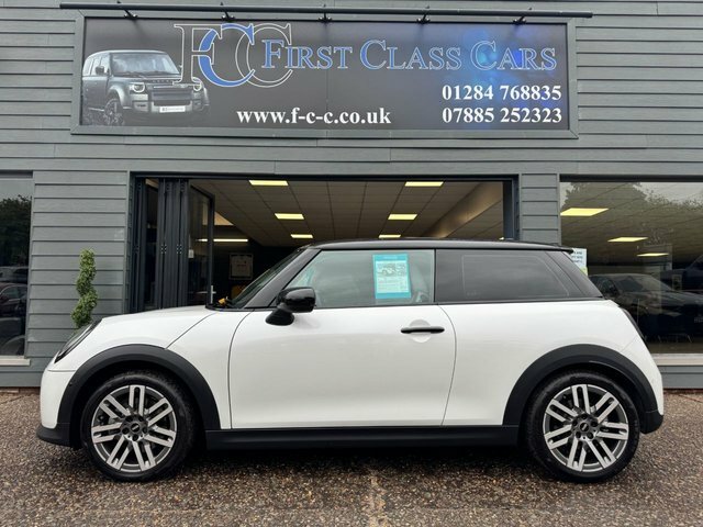 Mini Hatch Cooper 1.5C Classic Hatchback Steptroni NA74JHZ White #2
