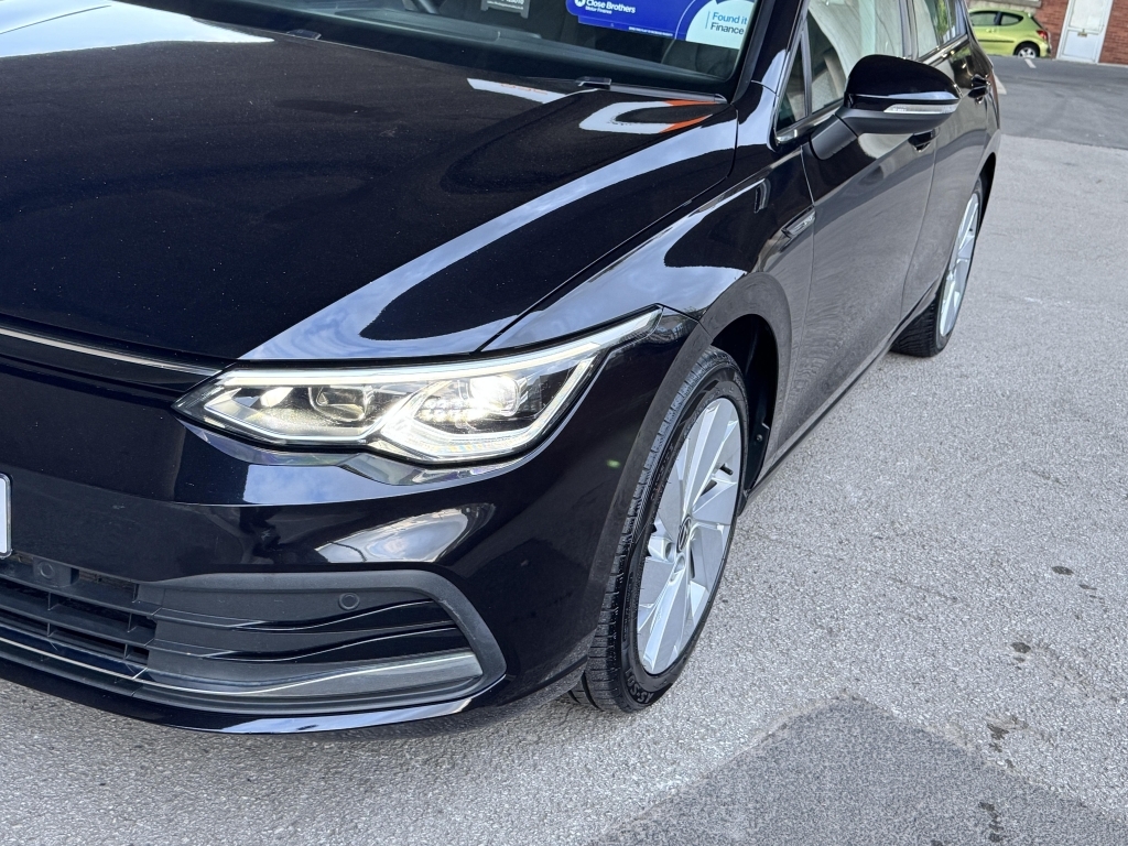 Volkswagen Golf 1.5 Style Etsi Dsg PY70DCX Black #4