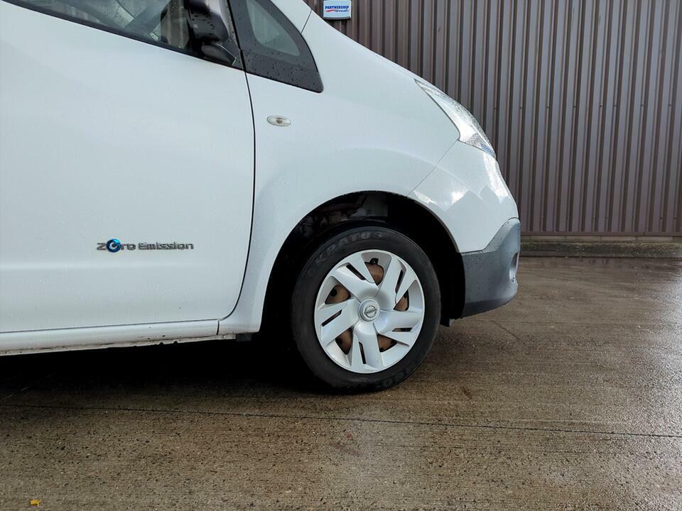 Nissan e-NV200 Acenta Panel Van Swb Rapid 10 White #11