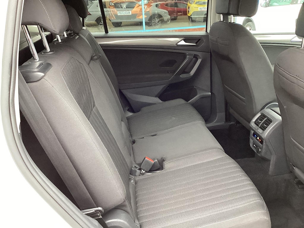 Volkswagen Tiguan Allspace Tsi Life PJ22SFK White #5