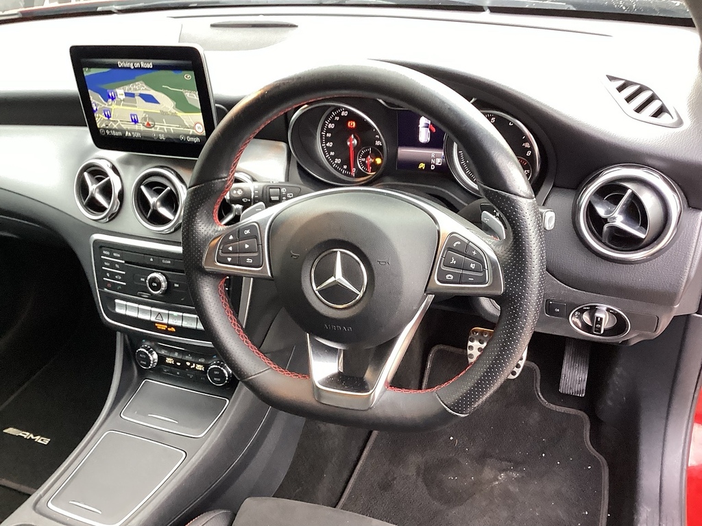 Mercedes-Benz GLA Class Gla180 Amg Line Edition EJ69UUH Red #6