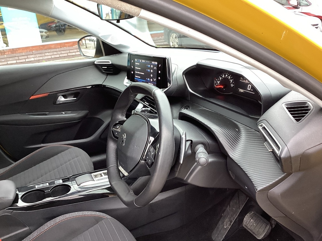 Peugeot 208 Puretech Active Premium PO72EUV Yellow #6