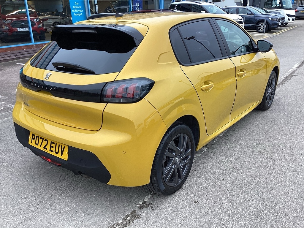 Peugeot 208 Puretech Active Premium PO72EUV Yellow #4