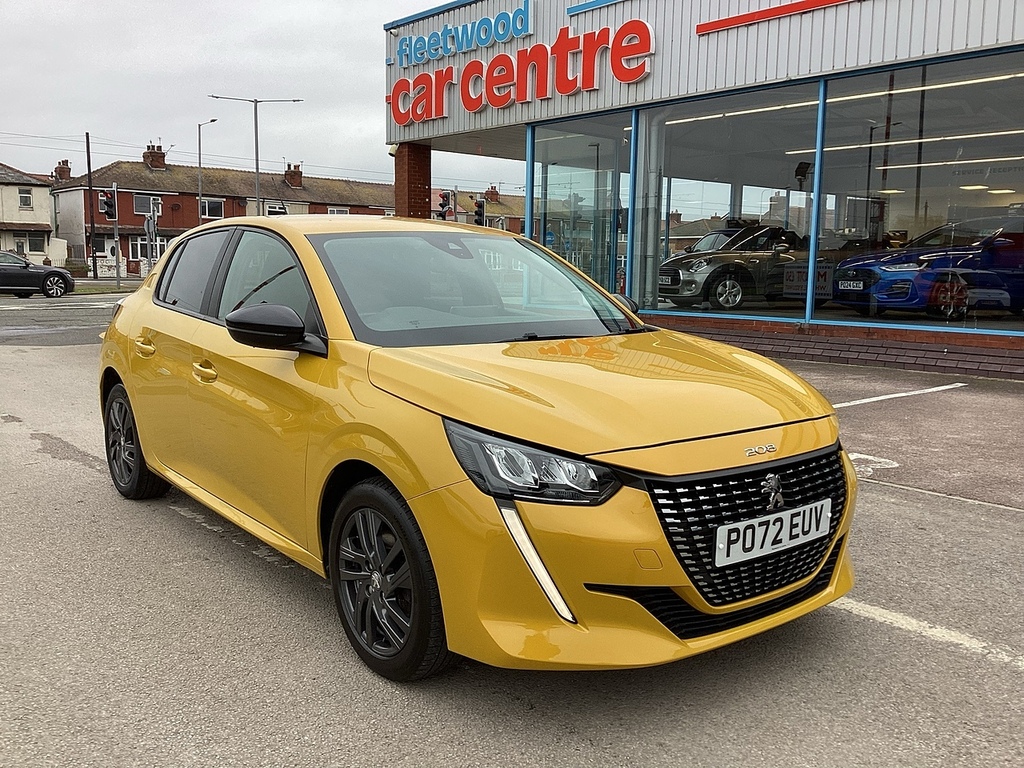 Peugeot 208 Puretech Active Premium Yellow