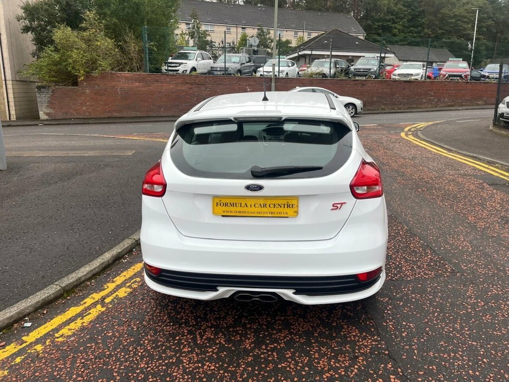 Ford Focus 2L St-1 BN65XWV White #4