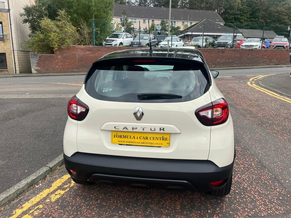 Renault Captur 0.9L Dynamique Nav HV18XXP White #6