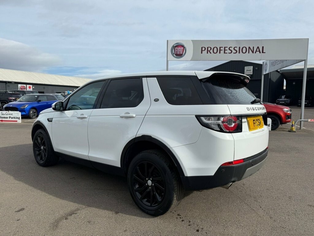 Land Rover Discovery Sport 2L Se Tech BN67LXD White #2
