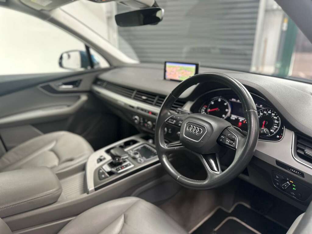 Audi Q7 Audi Q7 2018 RJ18UXX Blue #2